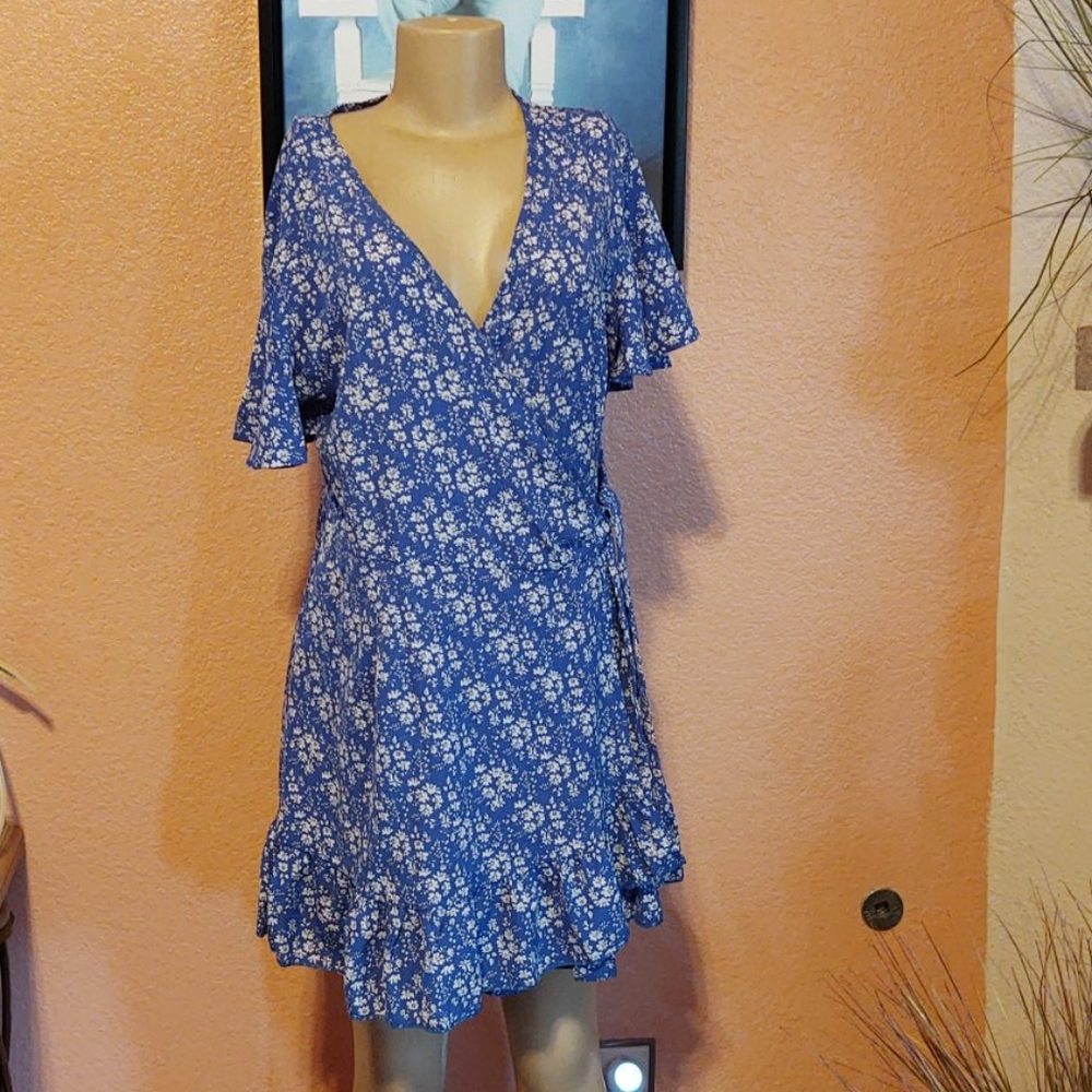 NWOT Wrap Around Dress